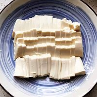 怎么做好吃的酱拌香椿皮蛋豆腐？