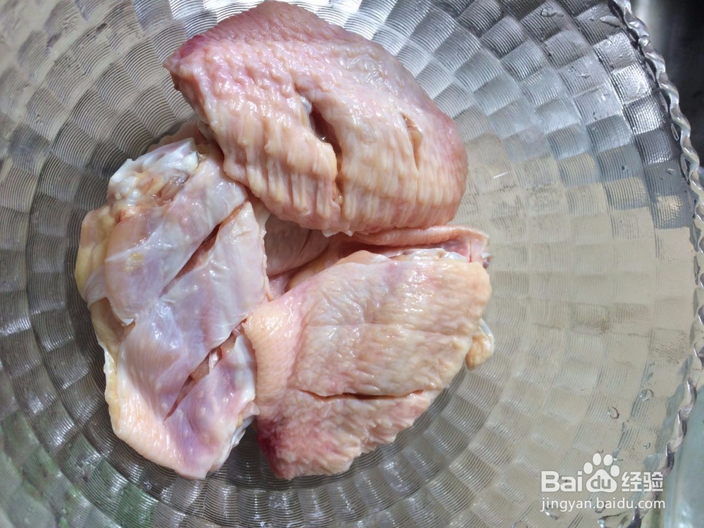 怎么用煎锅制作美味的奥尔良鸡翅