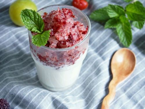 酸奶蔓越莓沙冰