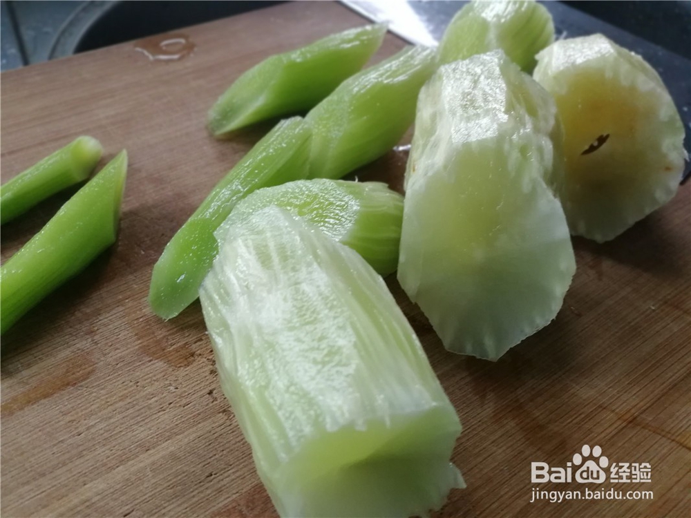 莴笋拌猪肉银耳