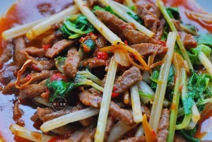 豆瓣芹菜牛肉丝的做法
