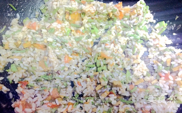香椿炒饭的做法
