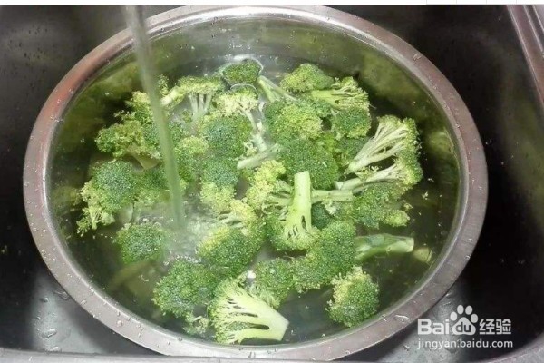 洗西兰花,用哪些小技巧,虫卵脏物自动溜出来?