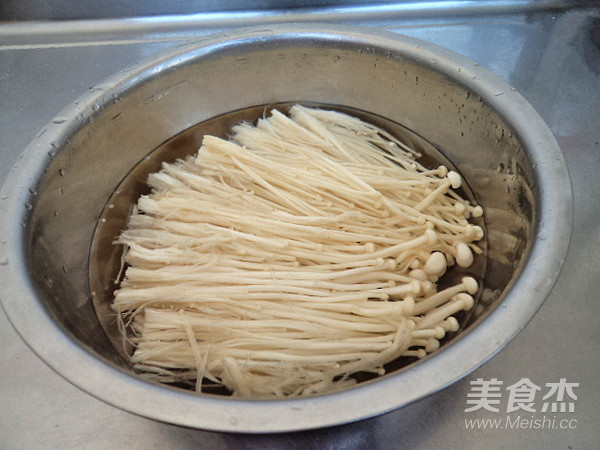 茄汁金针菇的做法