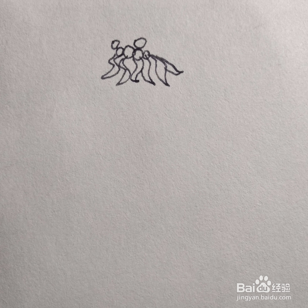 如何画一只在宠物店玩耍的小狗狗卡通简笔画？