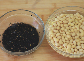 黑芝麻黄豆豆浆的制作方法