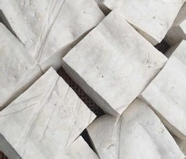 调好的这种汁搭配豆腐，烧制厨房好手菜