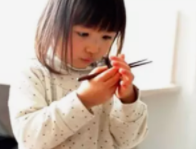 孩子左撇子用纠正吗