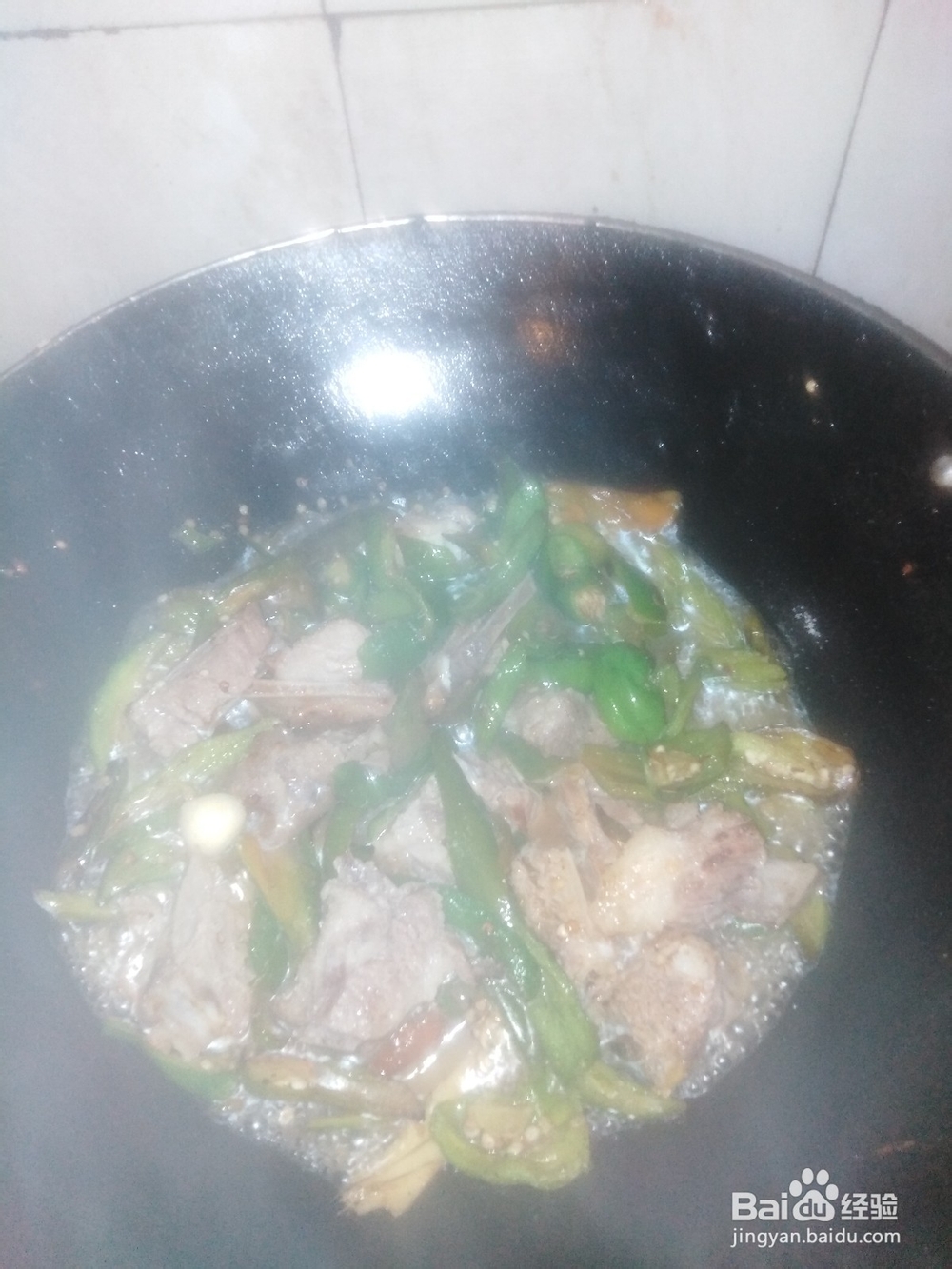 猪排骨如何炒青椒？