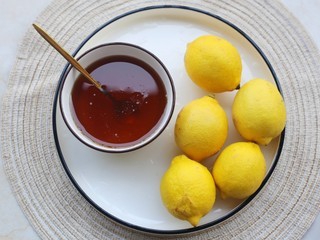 夏季饮品柠檬蜂蜜水