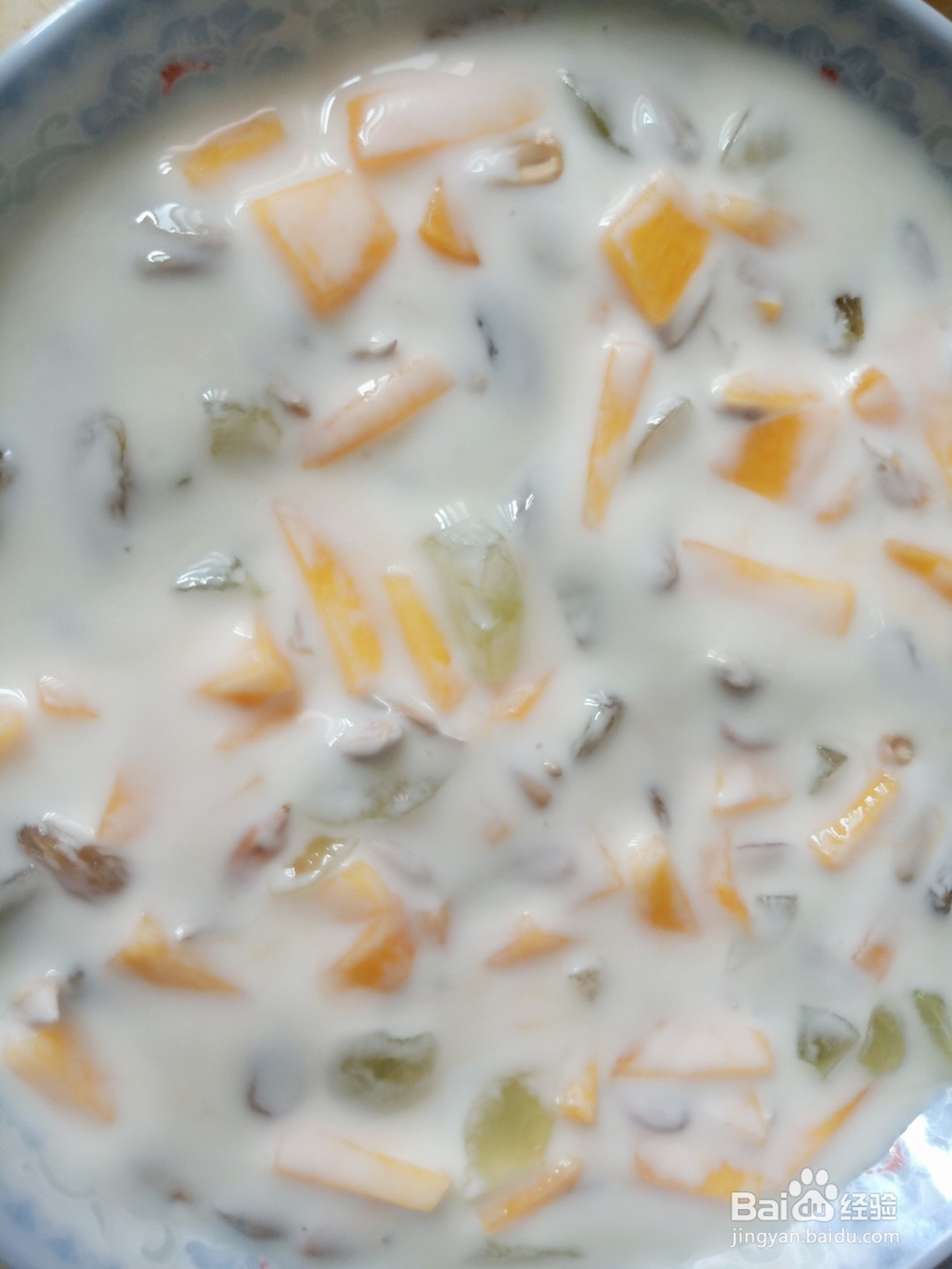 营养美味的水果酸奶