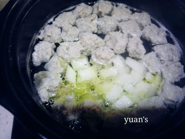 冬瓜小白菜丸子汤