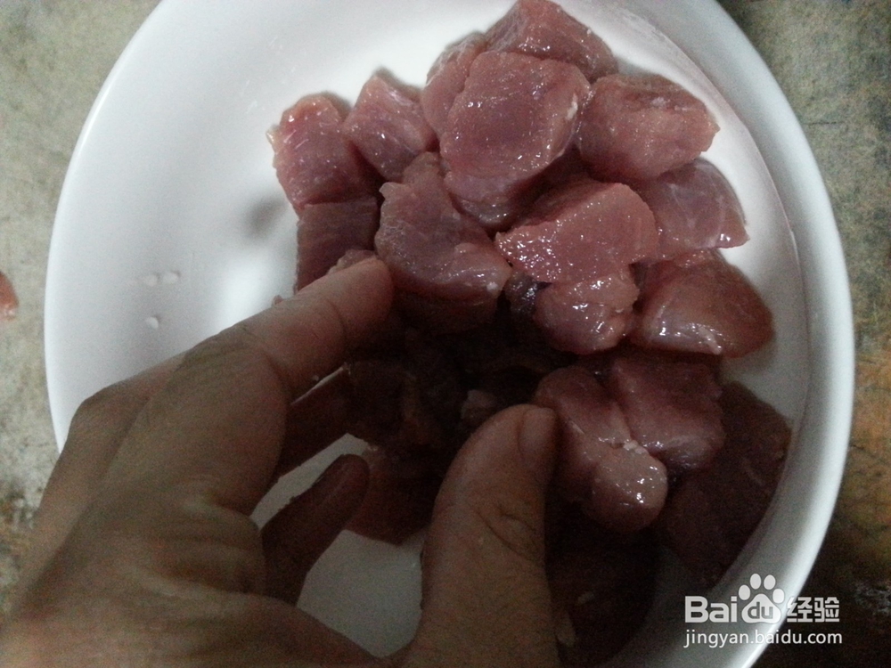 东北肉段烧茄子的做法