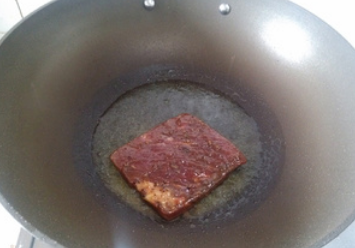 如何制作牛百万黑椒汁煎牛排