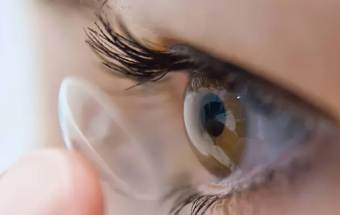 隐形眼镜要比实际度数低几度