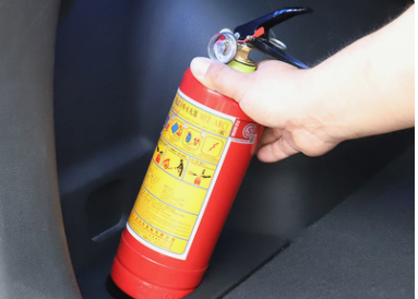 长安马自达3灭火器在哪里