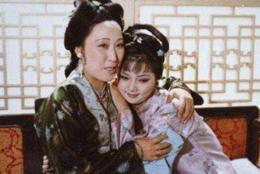 《红楼梦》中，薛家与贾家是什么关系