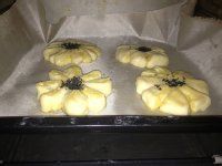 花朵椰蓉面包的做法