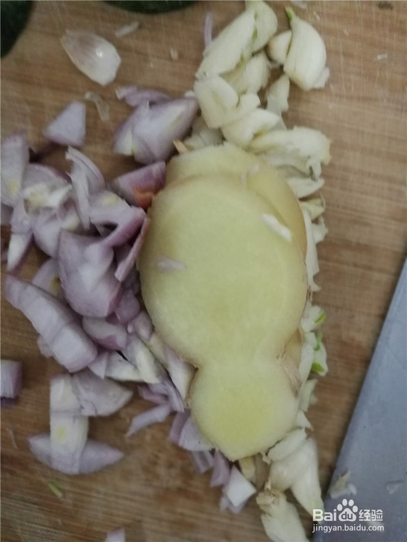 脆骨粒炖豆角萝卜