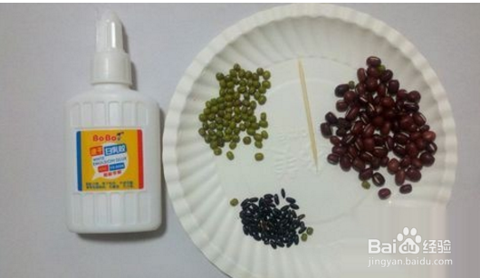 拿豆子做手工怎么粘