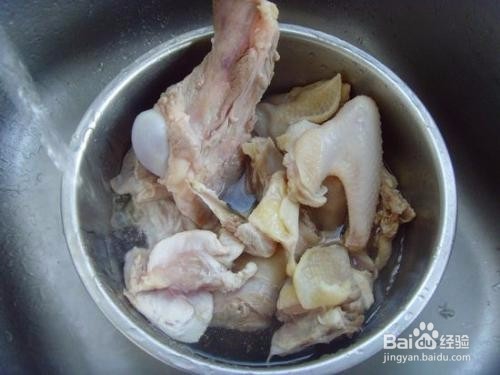 猪骨海带汤的做法