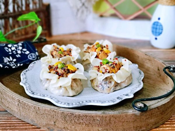 藜麦鸡胸时蔬烧麦