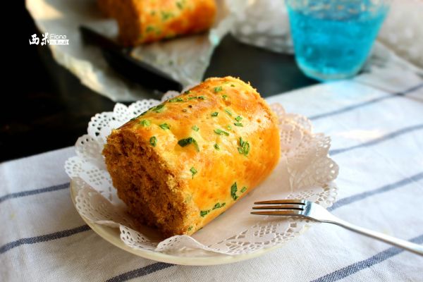 葱香肉松面包卷