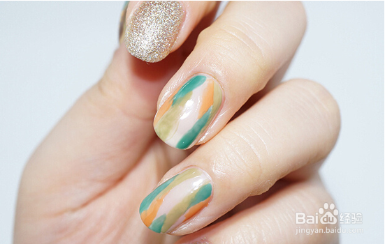 撞色晕染美甲教程