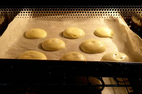 #网红美食我来做#奶油草莓小贝