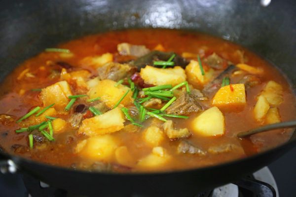 番茄牛肉炖土豆