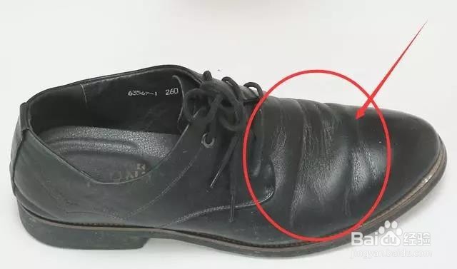 皮鞋穿久了，有褶皱怎么办？