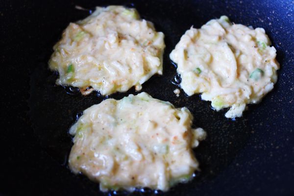 萝卜丝虾皮鸡蛋饼
