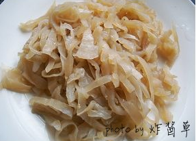 凉拌苹果海蜇丝