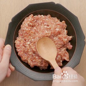 教你怎么做白玉菇肉饼