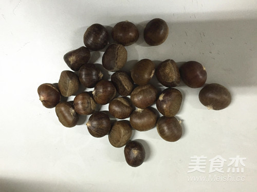 栗子烧鸡翅的做法