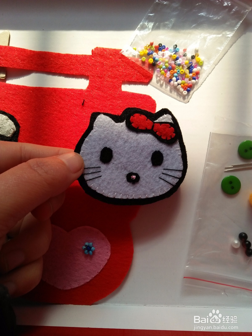不织布带有红双喜的hello kitty怎么做