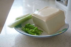 葱烧嫩豆腐的做法
