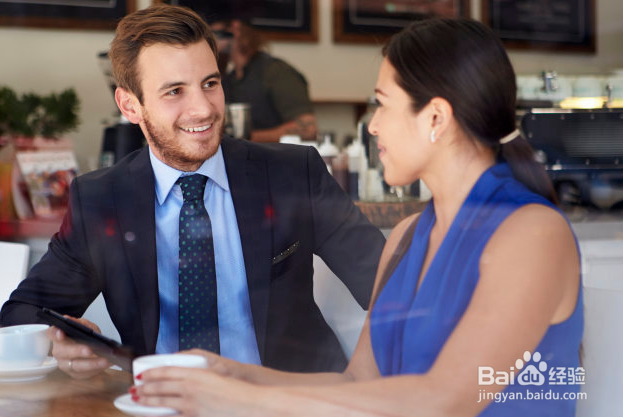 如何和比较自我的人愉快的相处