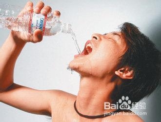 夏季饮水4大误区