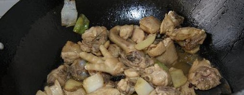 ★i厨房★黄焖栗子鸡的做法