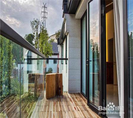 两家公共阳台如何隔断