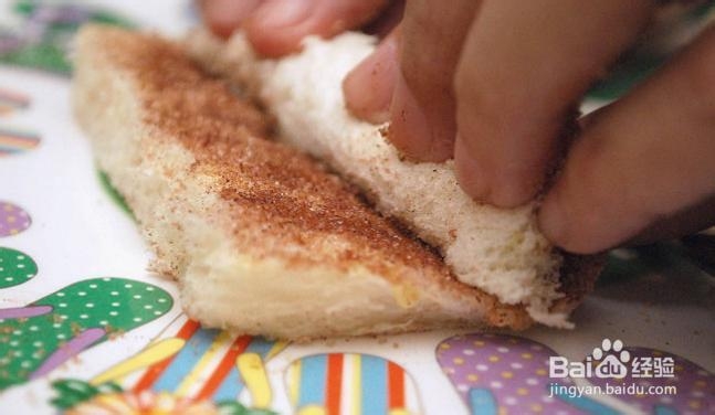 用切片面包制作肉桂卷
