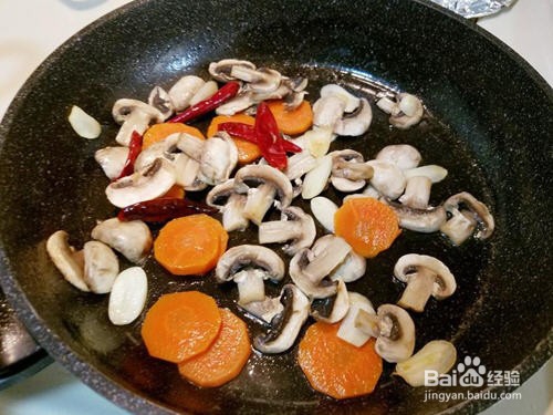 下饭菜:葱香蘑菇炒肉片