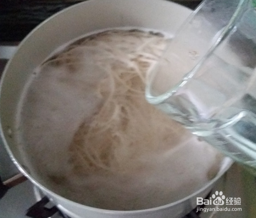 番茄汁酱拌面条