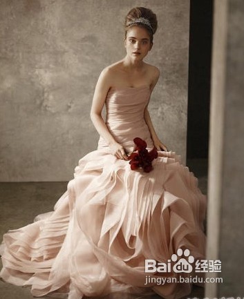 粉色婚纱，灵动如花