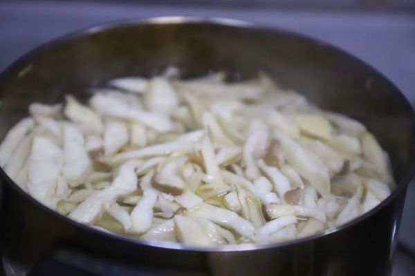 下酒菜之酥脆香辣咖喱杏鲍菇