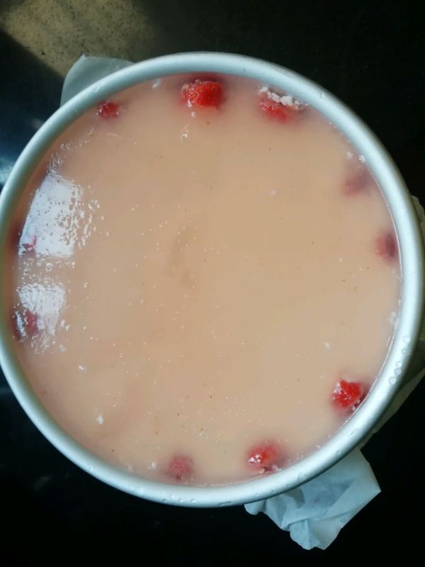 草莓奶酪慕斯蛋糕