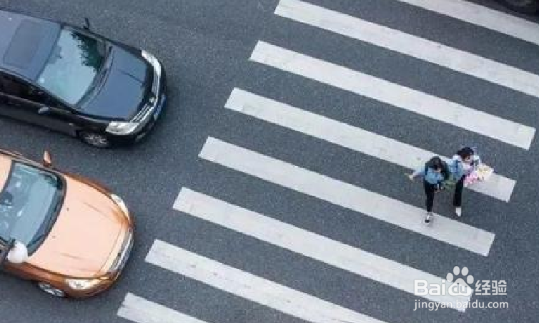 行人如何礼让斑马线