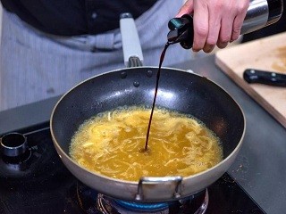 咖喱鲜虾粉丝煲怎么做?