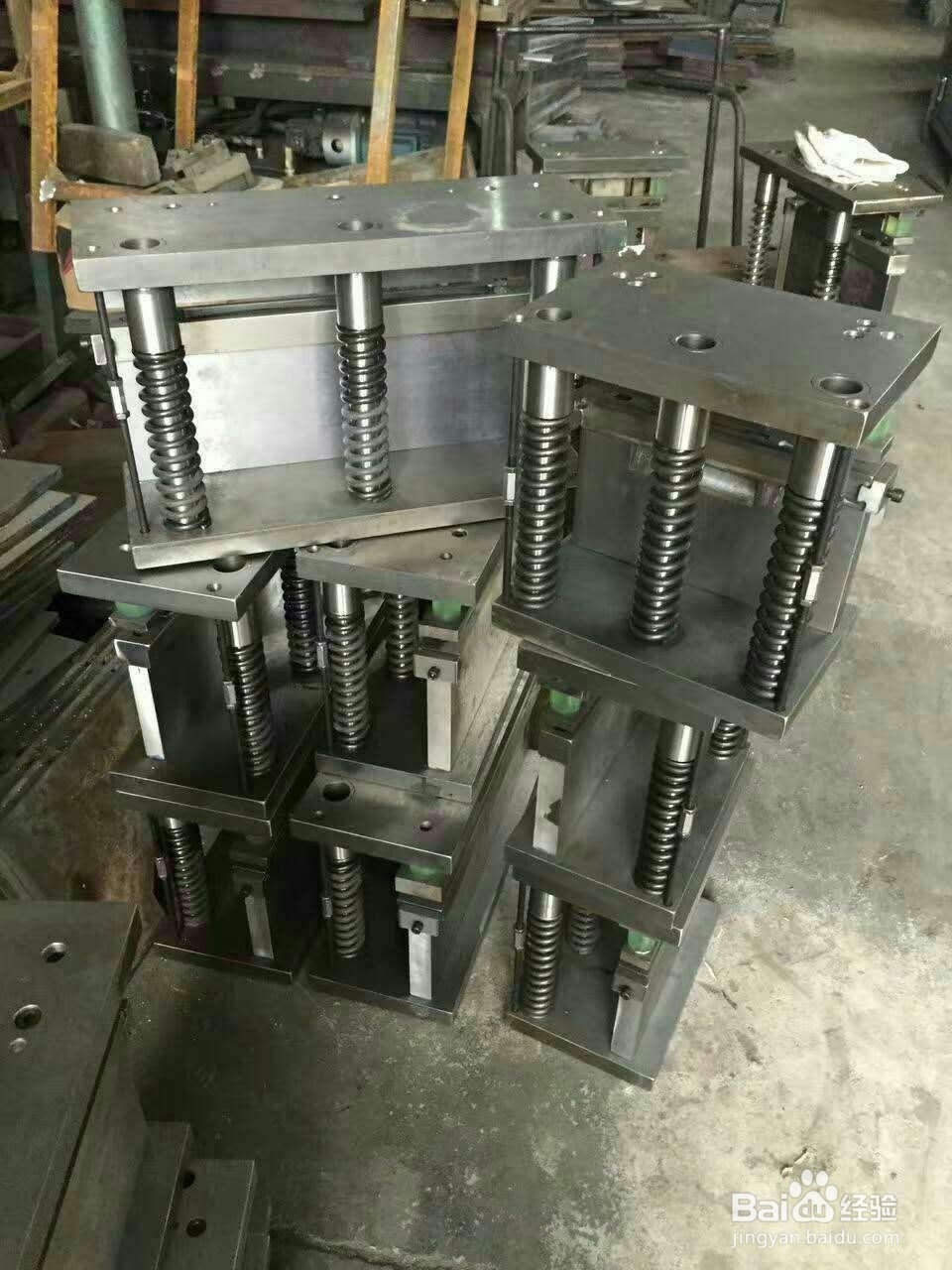 如何保养不锈钢门锁冲孔机模具提高使用寿命？